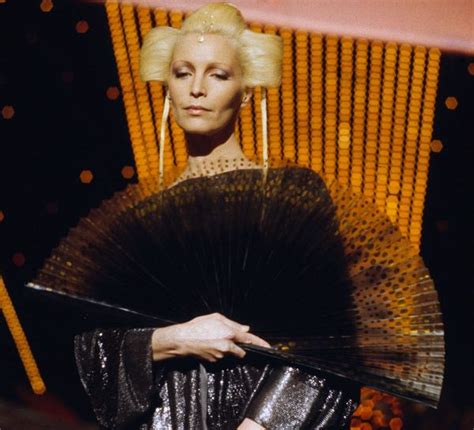 Patty Pravo a Sanremo: tra musica, stile e Versace 